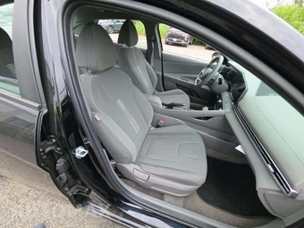 2024 Hyundai Elantra SEL - miniatura 18
