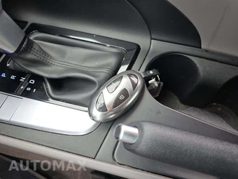 2024 Hyundai Elantra SEL - miniatura 8