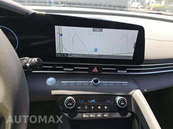 2024 Hyundai Elantra SEL - miniatura 10