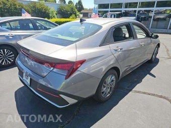 2024 Hyundai Elantra SEL - miniatura 3