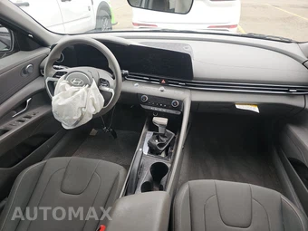 2024 Hyundai Elantra SEL – miniatura 11