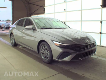 2024 Hyundai Elantra SEL – miniatura 3