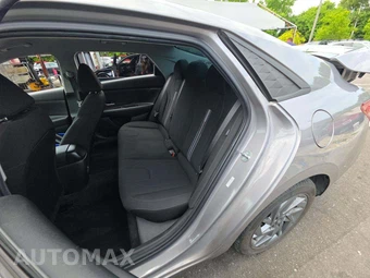 2024 Hyundai Elantra SEL – miniatura 13