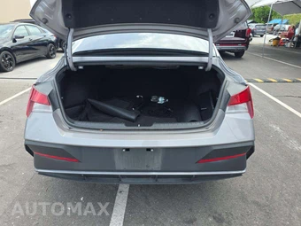 2024 Hyundai Elantra SEL – miniatura 14