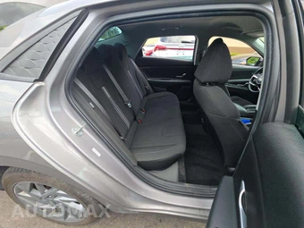 2024 Hyundai Elantra SEL – miniatura 16