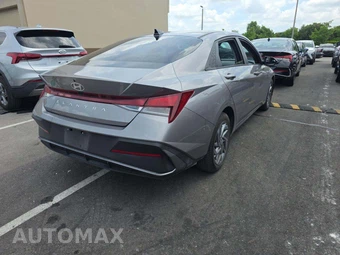 2024 Hyundai Elantra SEL – miniatura 3