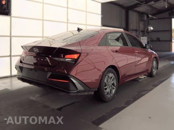 2024 Hyundai Elantra SEL - miniatura 4