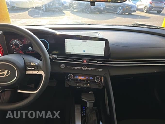 2024 Hyundai Elantra SEL - miniatura 11
