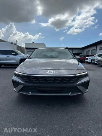 2024 Hyundai Elantra SEL - miniatura 2