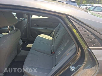 2024 Hyundai Elantra SEL - miniatura 13