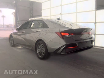 2024 Hyundai Elantra SEL - miniatura 6