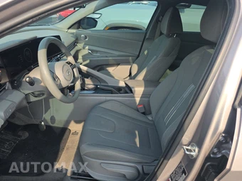 2024 Hyundai Elantra SEL - miniatura 7