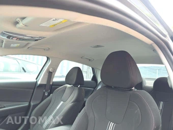 2024 Hyundai Elantra SEL - miniatura 11