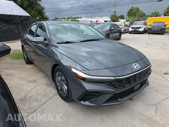 2024 Hyundai Elantra SEL - miniatura 4