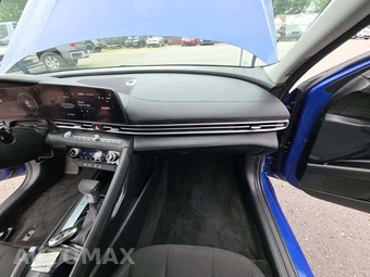 2024 Hyundai Elantra SEL - miniatura 16