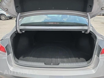 2024 Hyundai Elantra SEL - miniatura 19