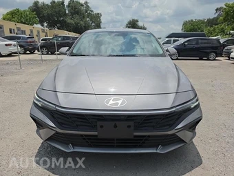 2024 Hyundai Elantra SEL - miniatura 2