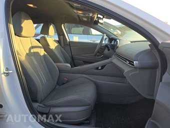 2024 Hyundai Elantra SEL - miniatura 8