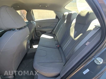 2024 Hyundai Elantra SEL - miniatura 13