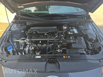 2024 Hyundai Elantra SEL - miniatura 16