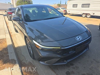 2024 Hyundai Elantra SEL - miniatura 3