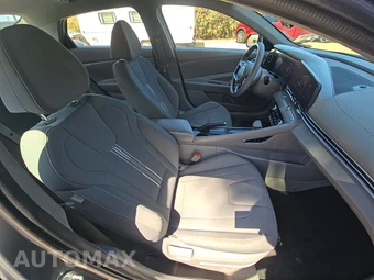 2024 Hyundai Elantra SEL - miniatura 8