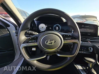 2024 Hyundai Elantra SEL - miniatura 10