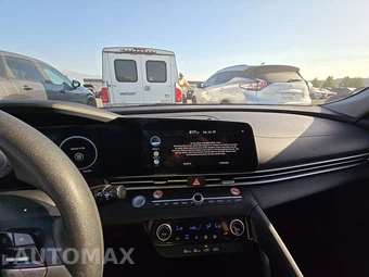 2024 Hyundai Elantra SEL - miniatura 11