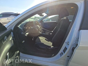 2024 Hyundai Elantra SEL - miniatura 7
