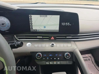 2024 Hyundai Elantra SEL - miniatura 10