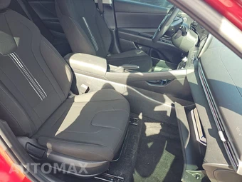 2024 Hyundai Elantra SEL - miniatura 8
