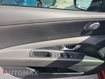2024 Hyundai Elantra SEL - miniatura 9