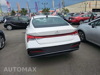 2024 Hyundai Elantra SEL - miniatura 2