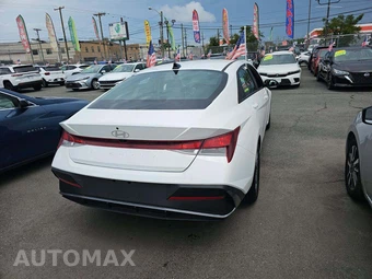 2024 Hyundai Elantra SEL - miniatura 3