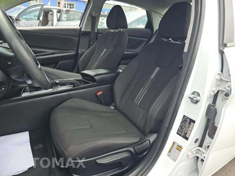2024 Hyundai Elantra SEL - miniatura 6