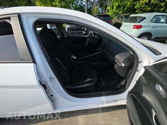 2024 Hyundai Elantra SEL - miniatura 18