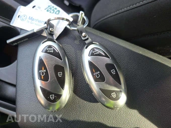 2024 Hyundai Elantra SEL - miniatura 8