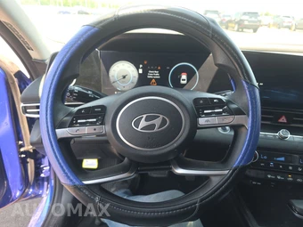 2024 Hyundai Elantra SEL - miniatura 10