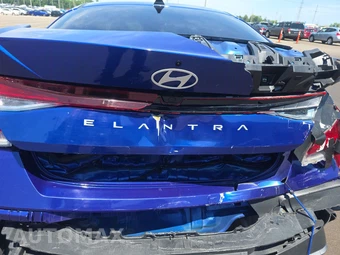 2024 Hyundai Elantra SEL - miniatura 16