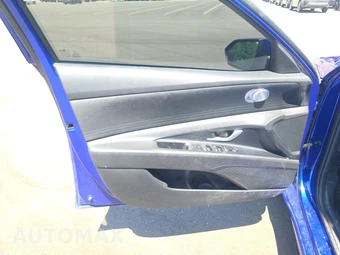 2024 Hyundai Elantra SEL - miniatura 9