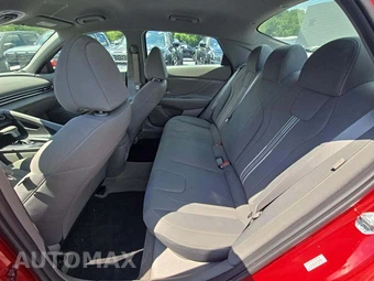 2024 Hyundai Elantra SEL - miniatura 13