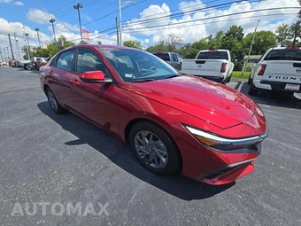 2024 Hyundai Elantra SEL - miniatura 4