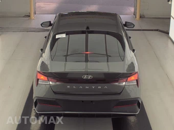 2024 Hyundai Elantra SEL - miniatura 5