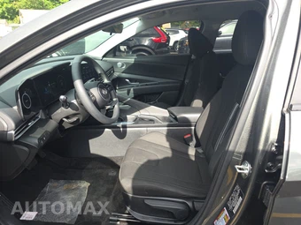 2024 Hyundai Elantra SEL - miniatura 7