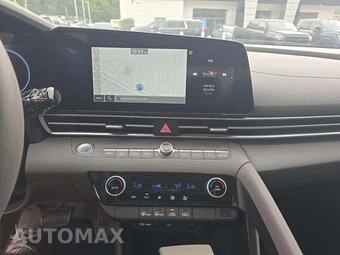 2024 Hyundai Elantra SEL - miniatura 10