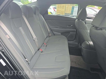 2024 Hyundai Elantra SEL - miniatura 16