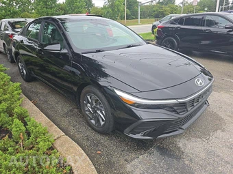 2024 Hyundai Elantra SEL - miniatura 4