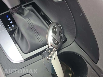 2024 Hyundai Elantra SEL - miniatura 8