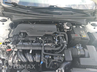 2024 Hyundai Elantra SEL - miniatura 16