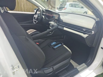 2024 Hyundai Elantra SEL - miniatura 8